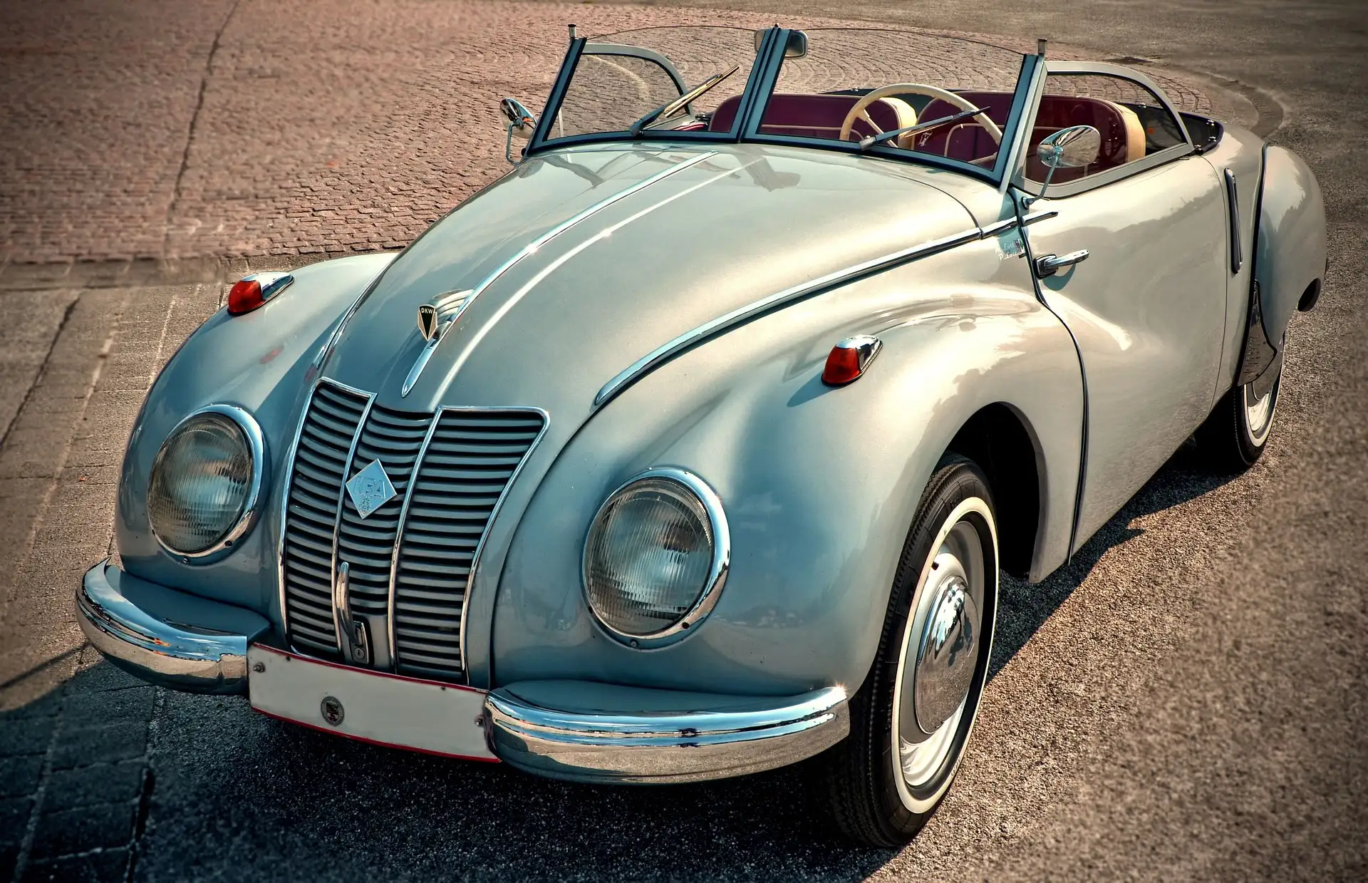 car-1661767_1920.jpg